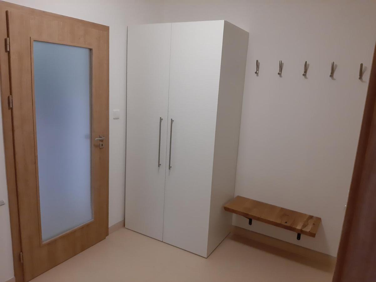 Apartman 卡尔洛瓦斯图丹卡 外观 照片